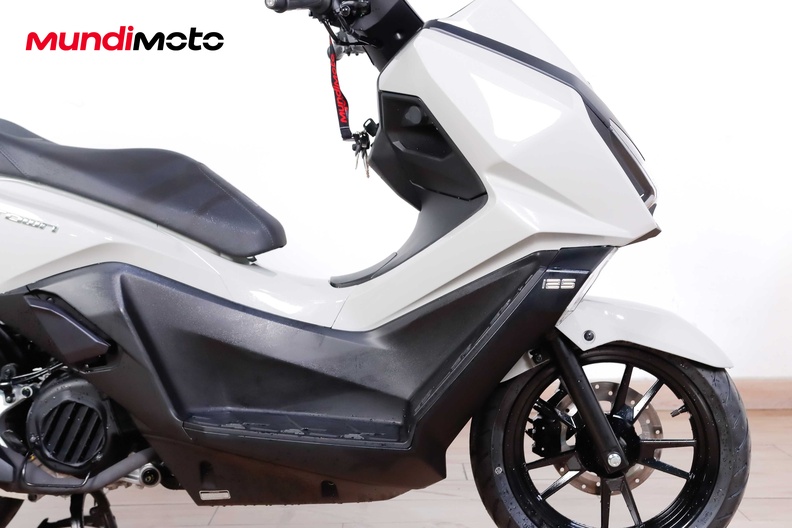 Motorbike image 12