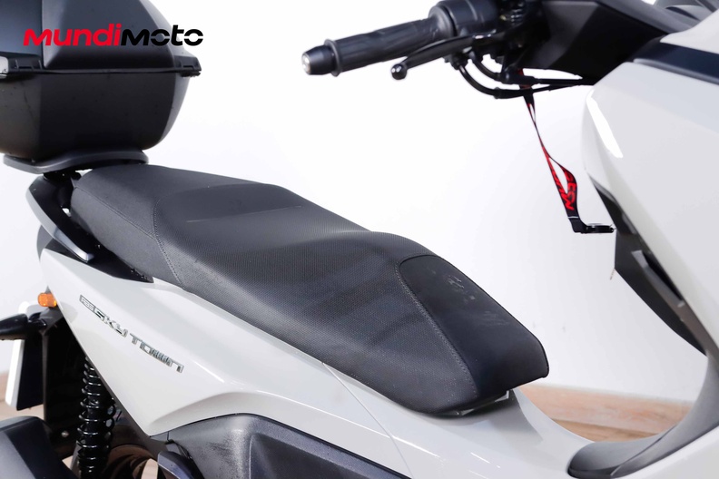 Motorbike image 13
