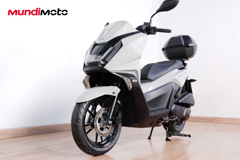 Motorbike image 7