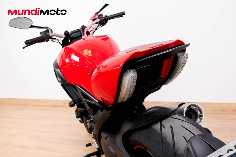 Motorbike image 9