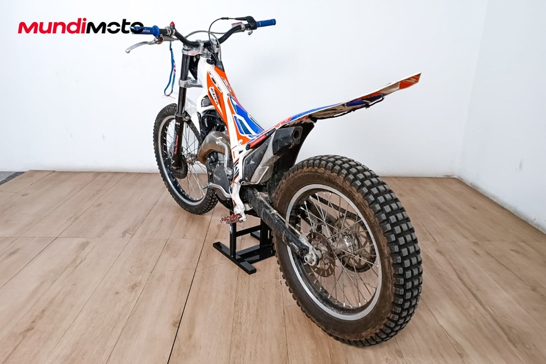 Motorbike image 7