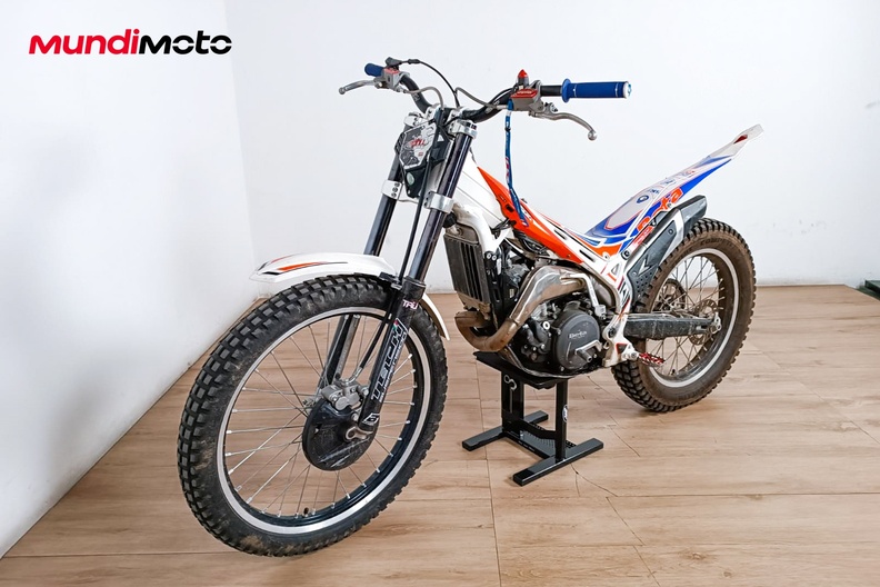 Motorbike image 6