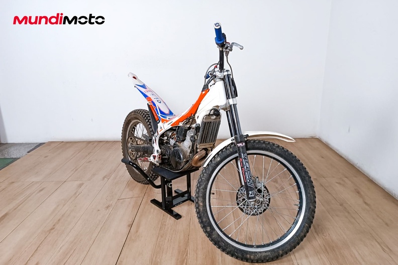 Motorbike image 1