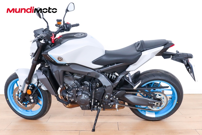 Motorbike image 5