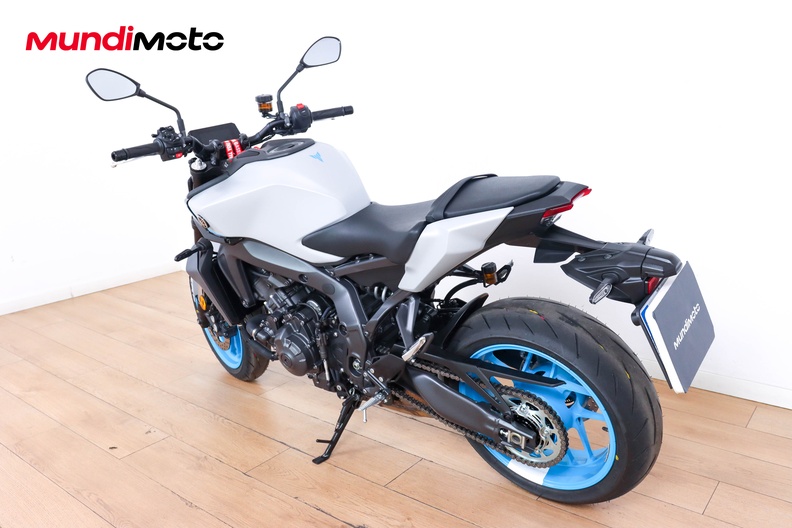 Motorbike image 6