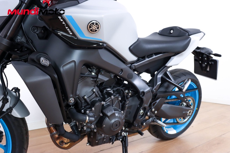 Motorbike image 8