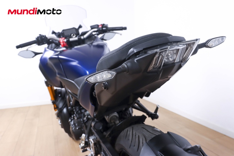 Motorbike image 9