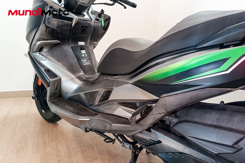 Motorbike image 8