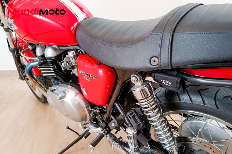 Motorbike image 8