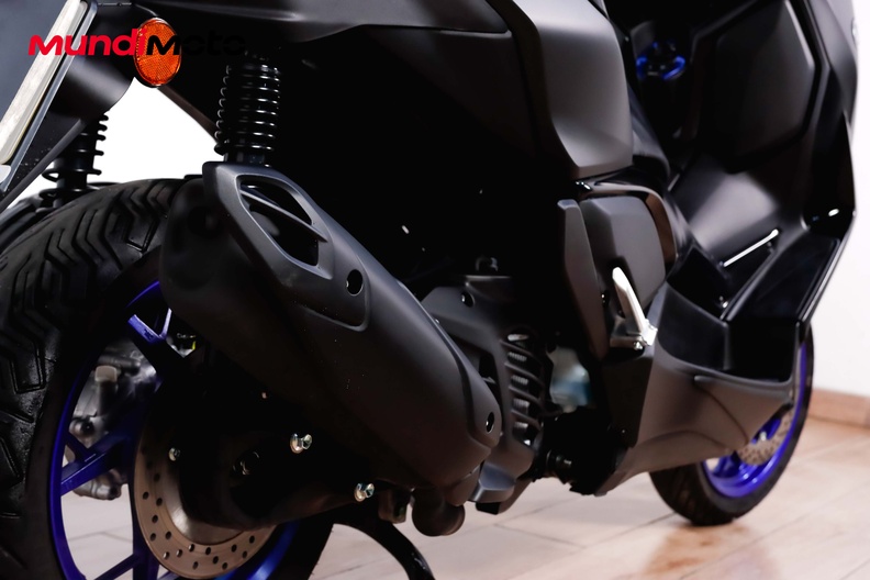 Motorbike image 3