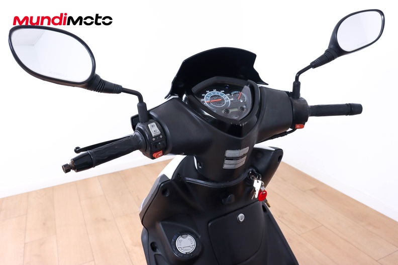 Motorbike image 10