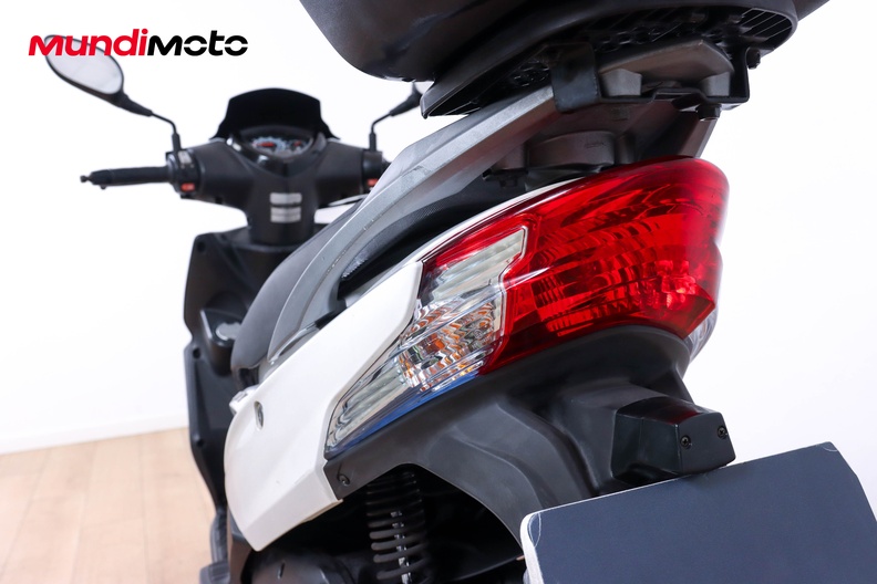 Motorbike image 9