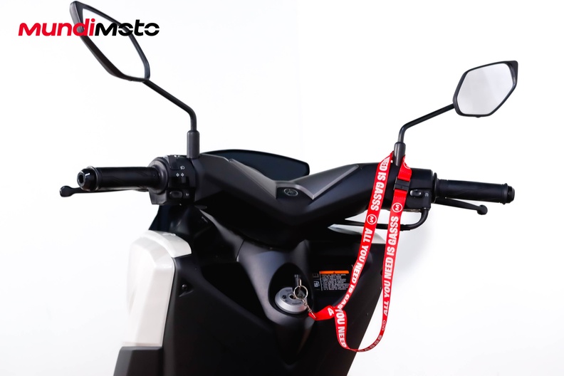 Motorbike image 10
