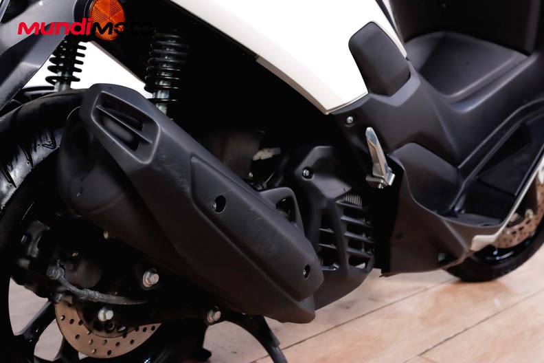 Motorbike image 3