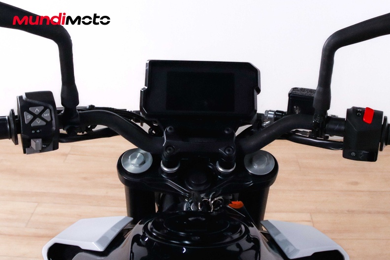 Motorbike image 10