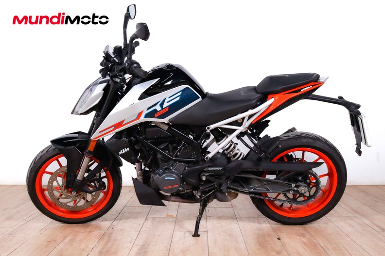 Motorbike image 5