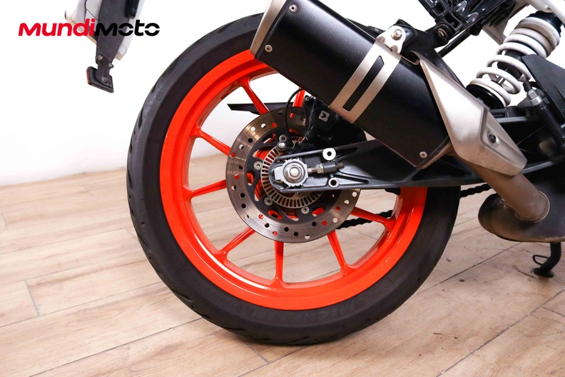 Motorbike image 3
