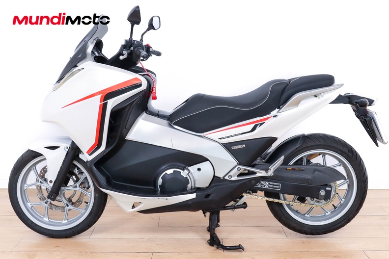 Motorbike image 5