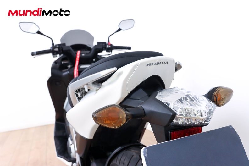 Motorbike image 9