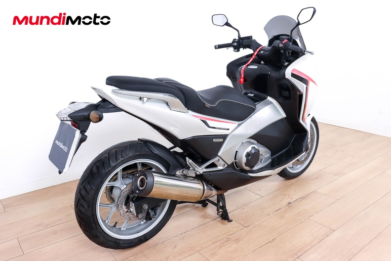 Motorbike image 2