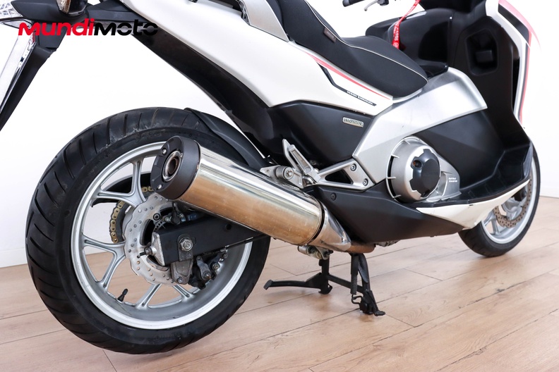 Motorbike image 3