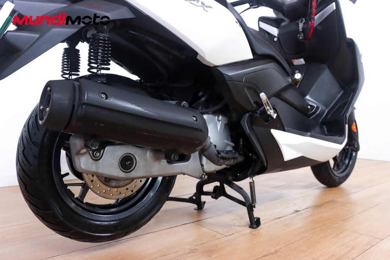 Motorbike image 3