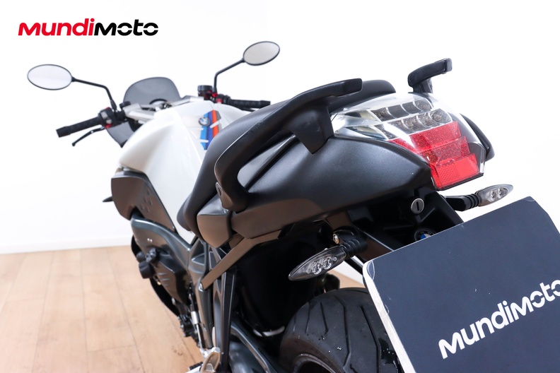 Motorbike image 9