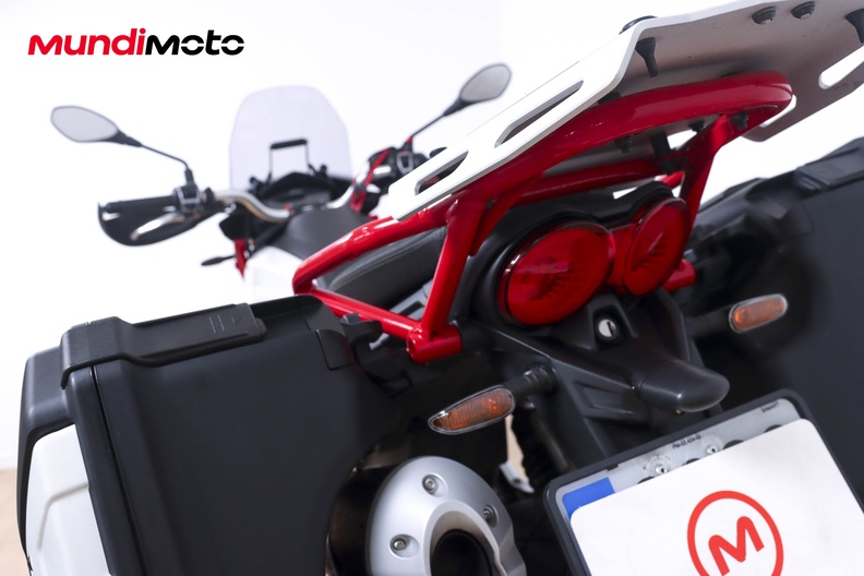 Motorbike image 9