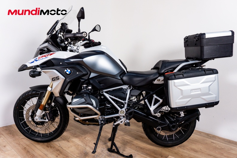 Motorbike image 5