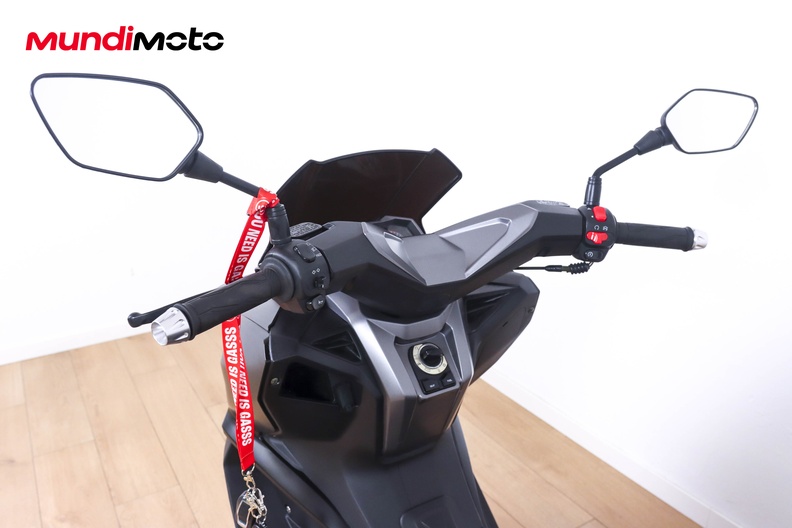 Motorbike image 10
