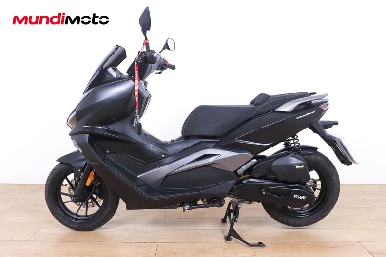 Motorbike image 5