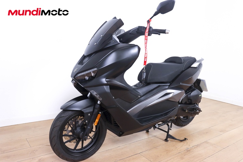 Motorbike image 7