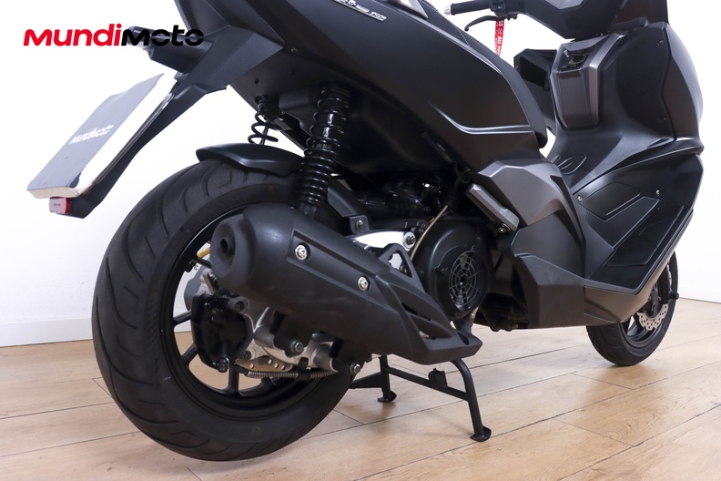 Motorbike image 3