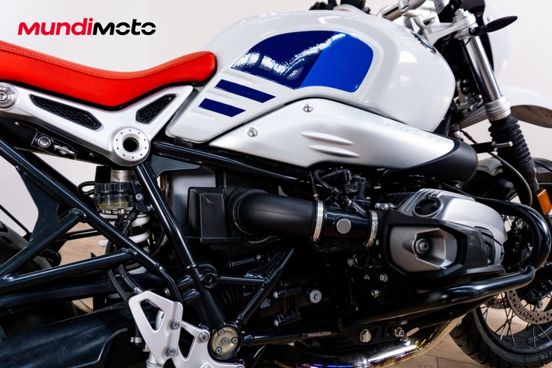 Motorbike image 3