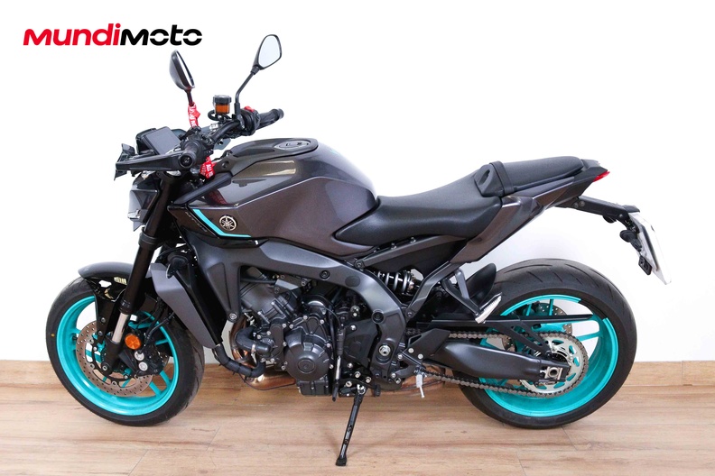 Motorbike image 5