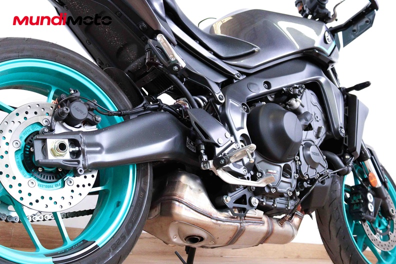 Motorbike image 3