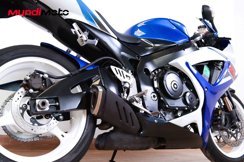 Motorbike image 3