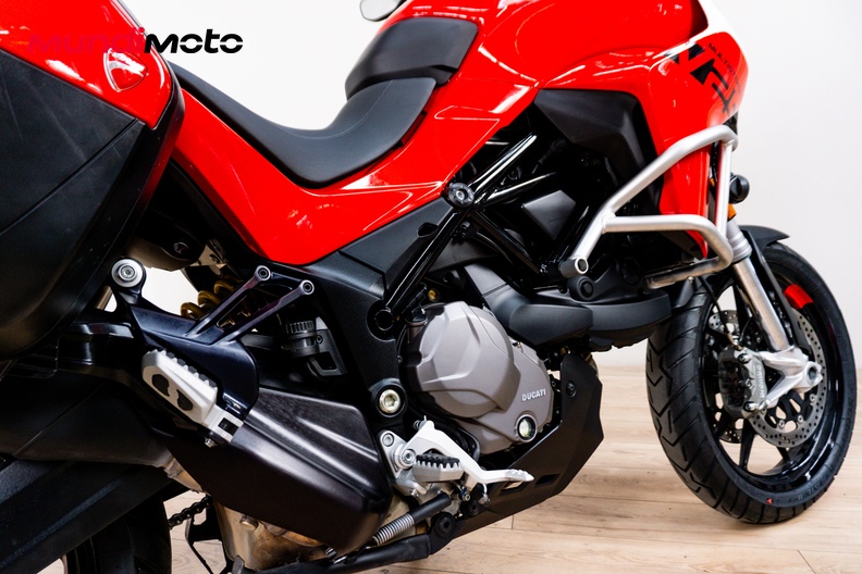 Motorbike image 3