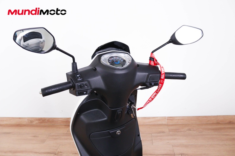 Motorbike image 10