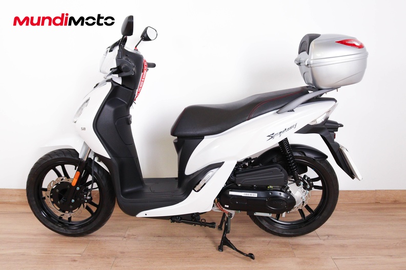 Motorbike image 5