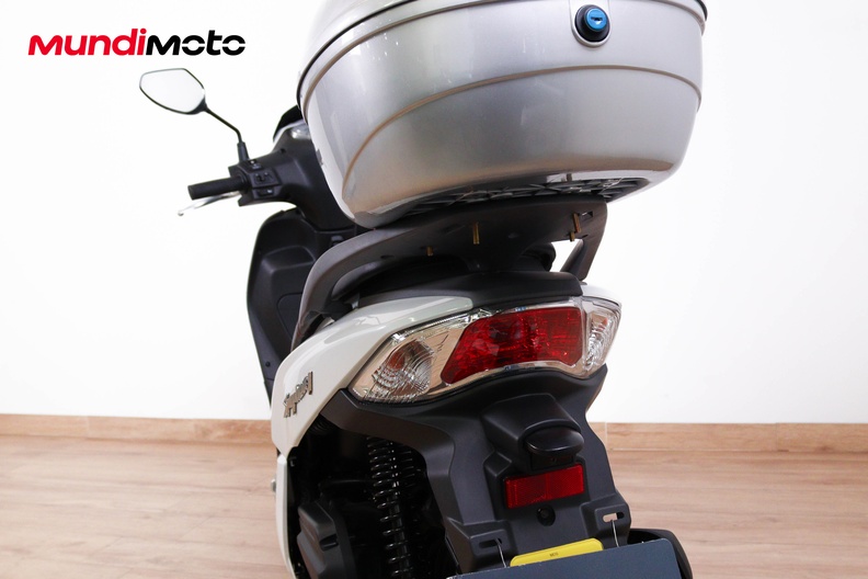Motorbike image 9