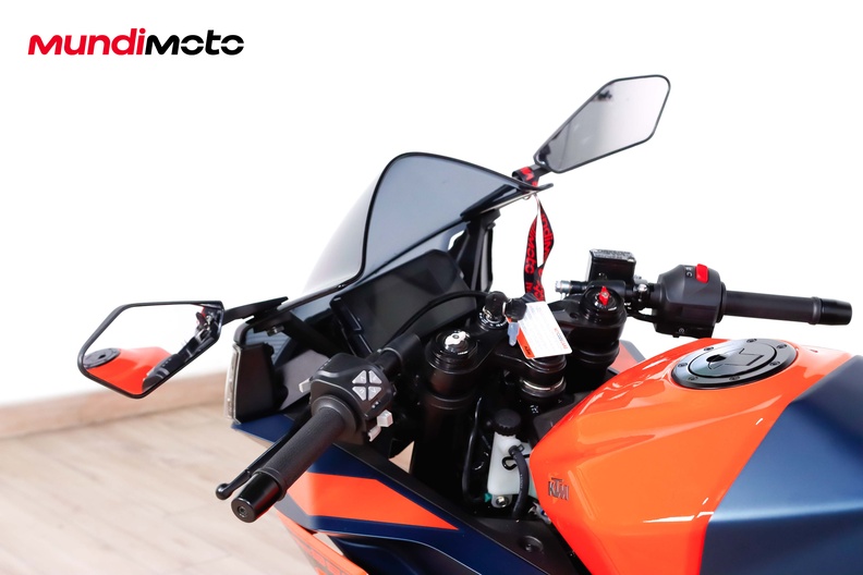 Motorbike image 10