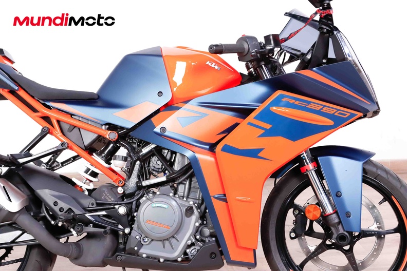 Motorbike image 12