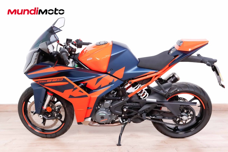 Motorbike image 5