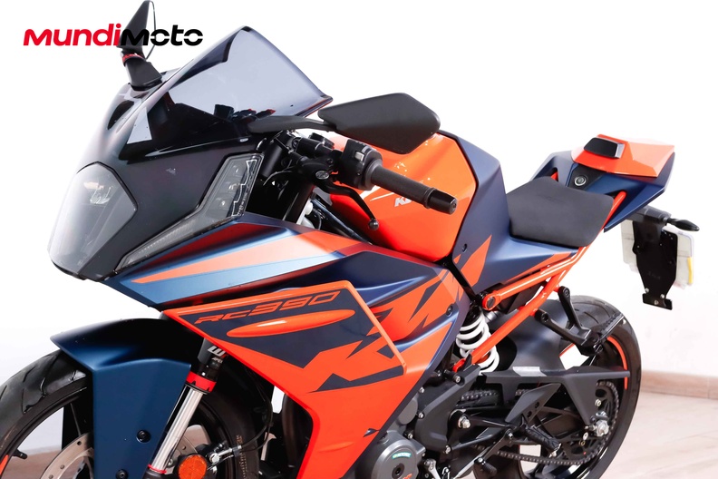 Motorbike image 8