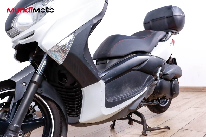 Motorbike image 9