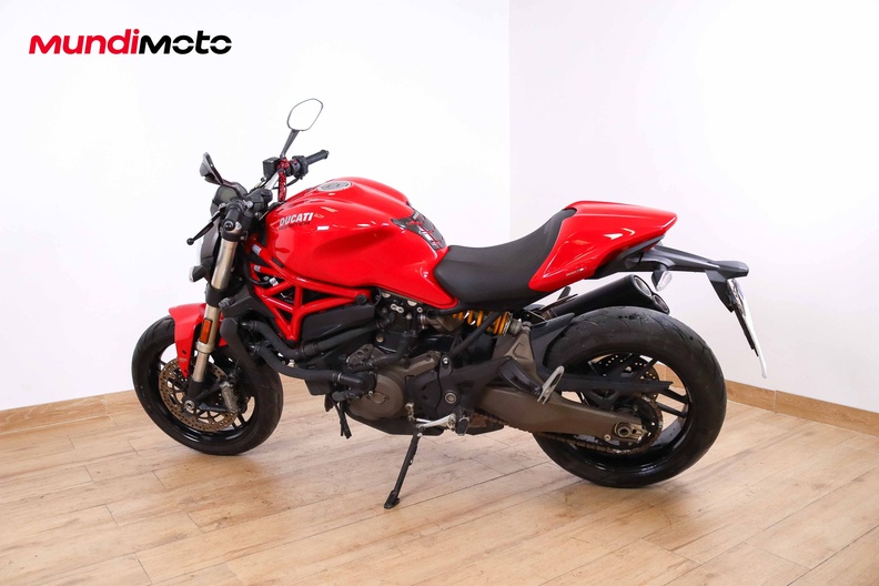 https://assets.mundimoto.com/images/17d06a95-71c5-4e5a-b4b7-1767c240c8c9/LEFT_FRONT-0_medium.jpg