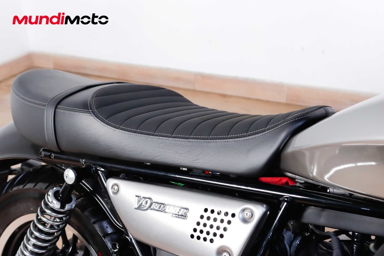 Motorbike image 13