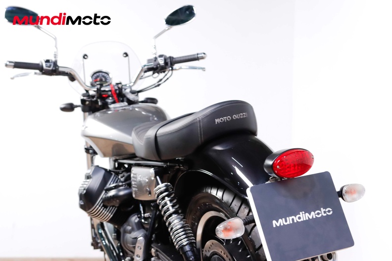 Motorbike image 9
