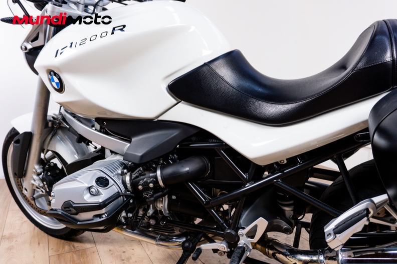 Motorbike image 8